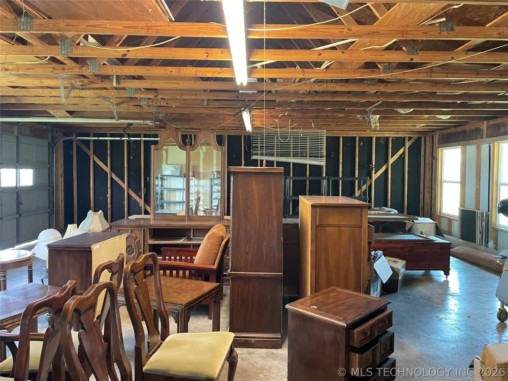 401 S Chickasaw Kingston, OK 73439