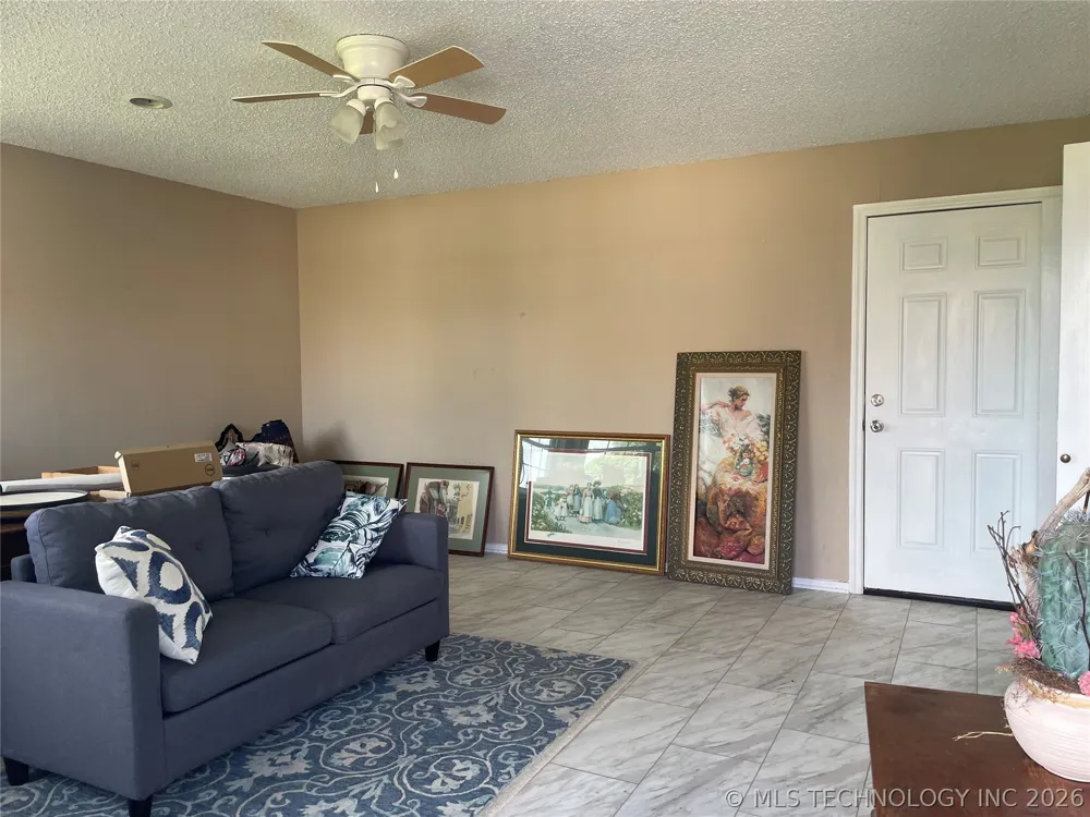 401 S Chickasaw Kingston, OK 73439