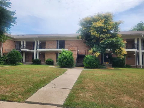 5063 Ridglea Lane #1006