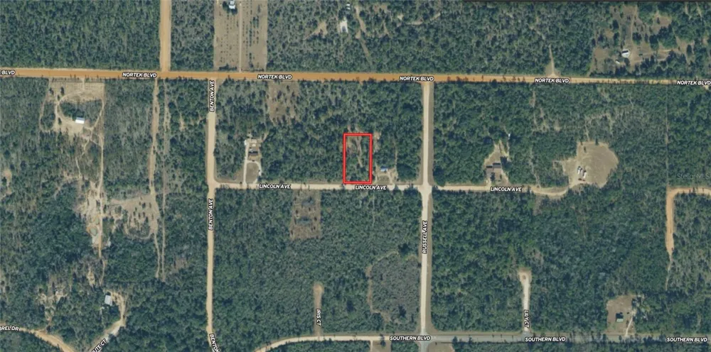 LINCOLN AVENUE Alford, FL 32420