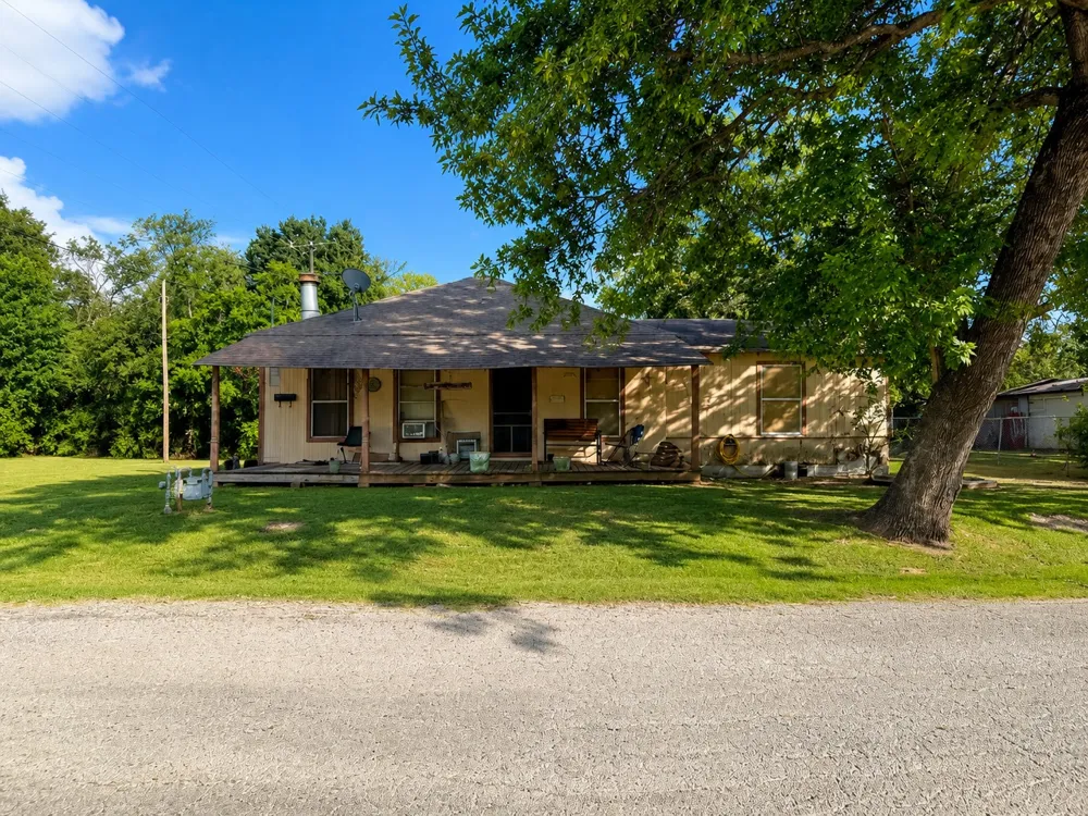 601 SW 2nd Street Kerens, TX 75144