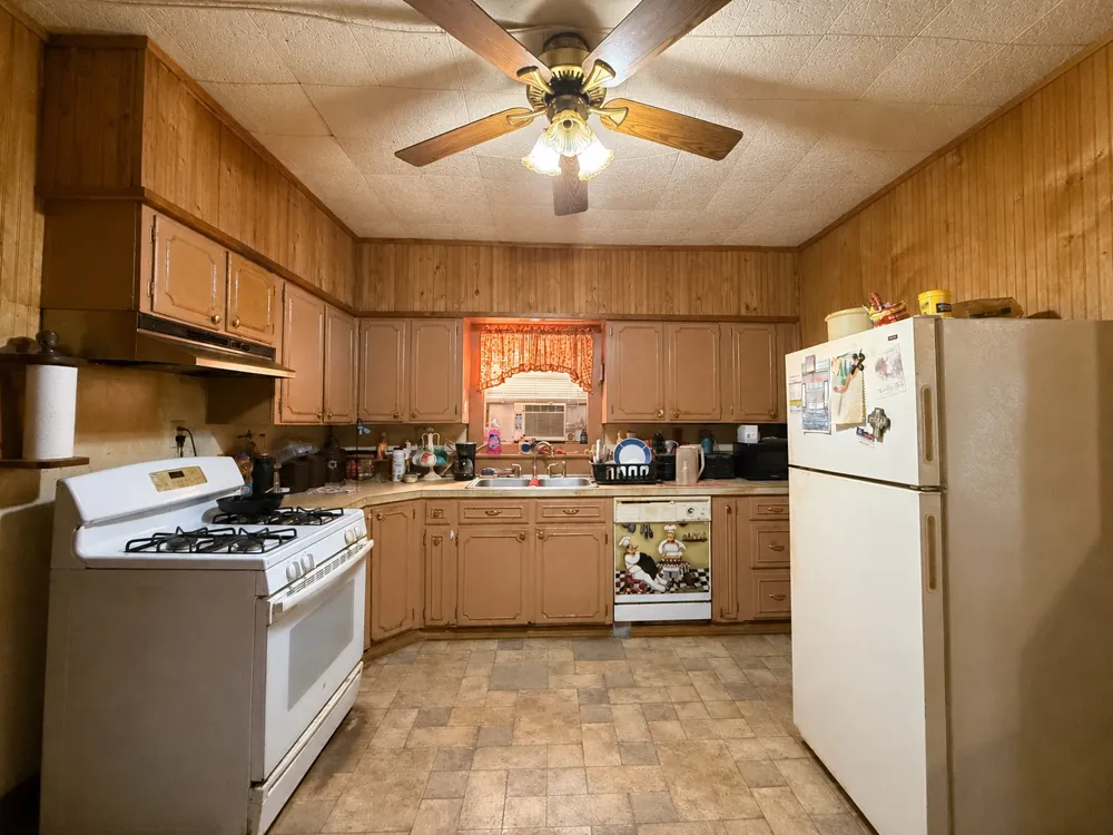 601 SW 2nd Street Kerens, TX 75144