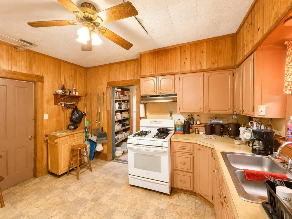 601 SW 2nd Street Kerens, TX 75144