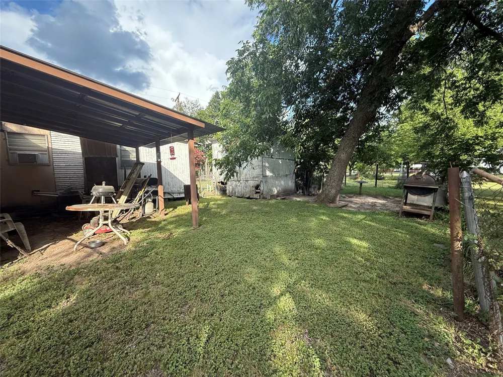 601 SW 2nd Street Kerens, TX 75144