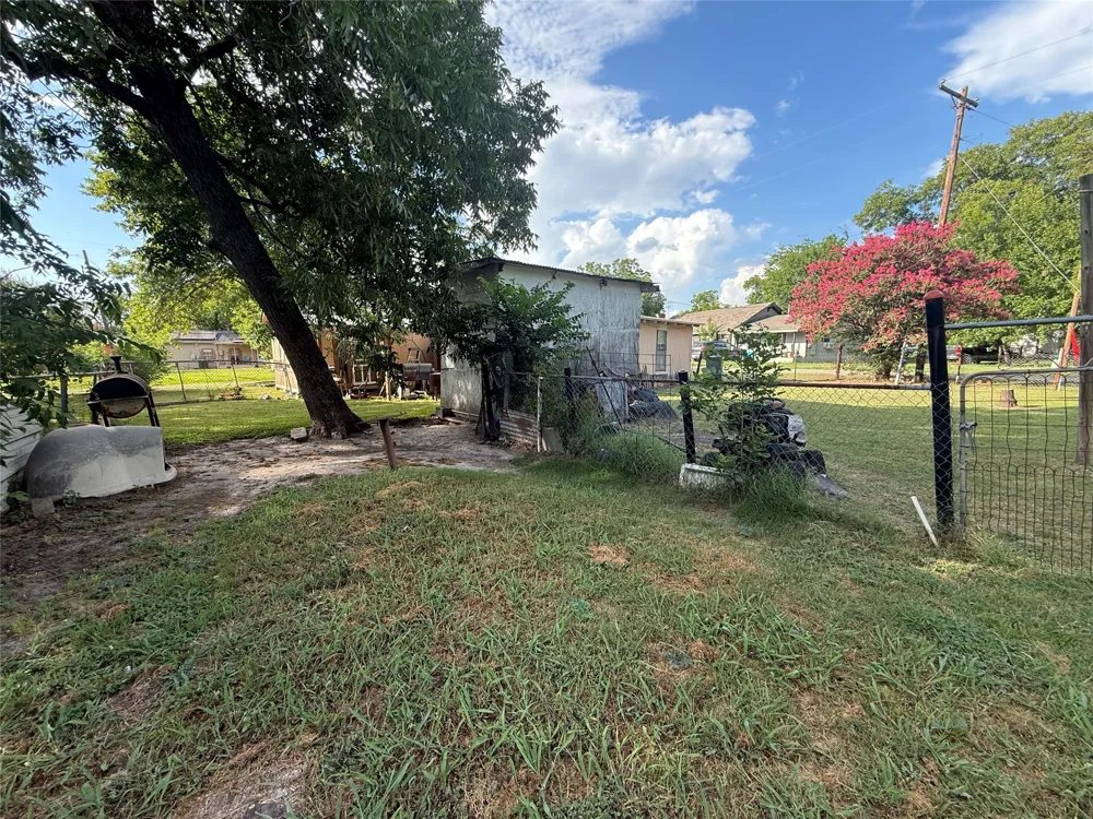601 SW 2nd Street Kerens, TX 75144