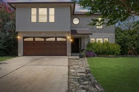 1187 Forest Bluff Trail