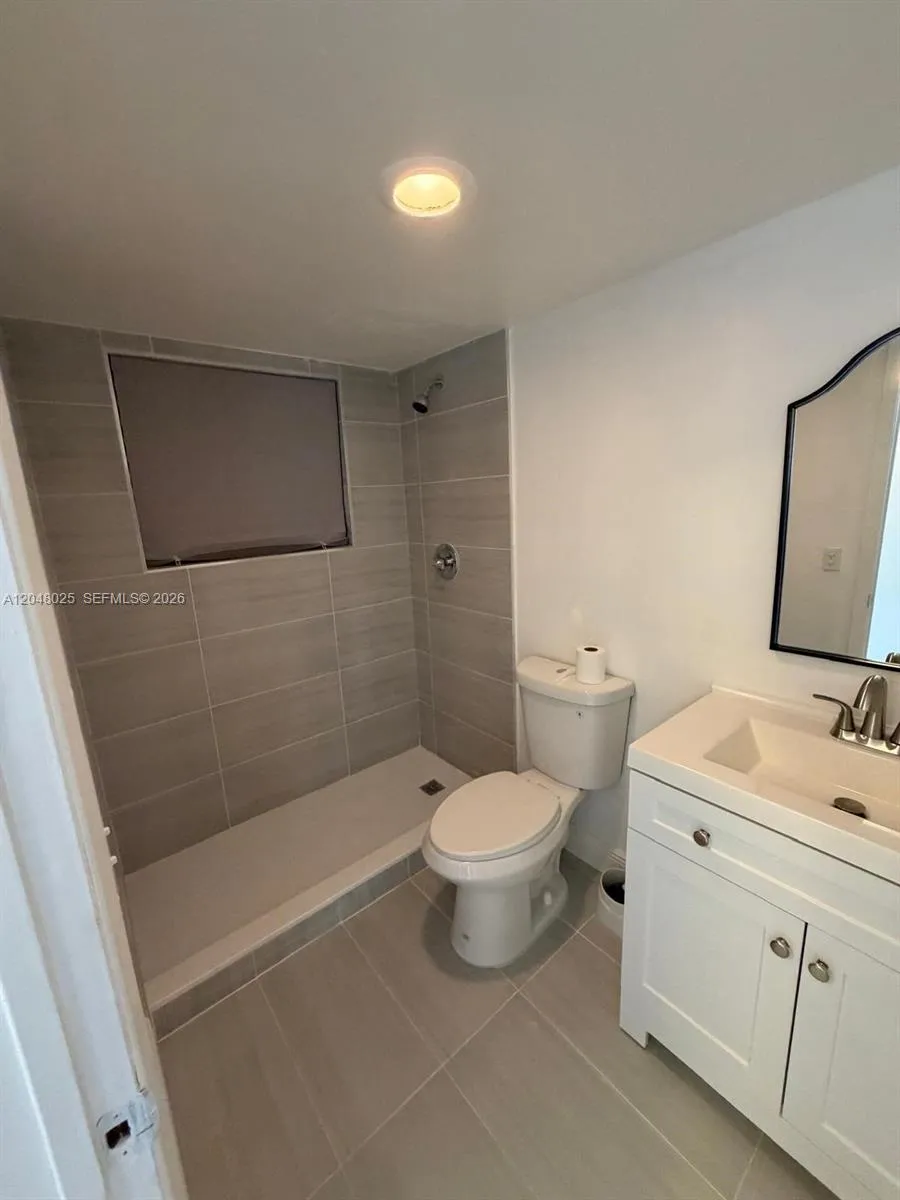 12590 NE 16th Ave #512 North Miami, FL 33161