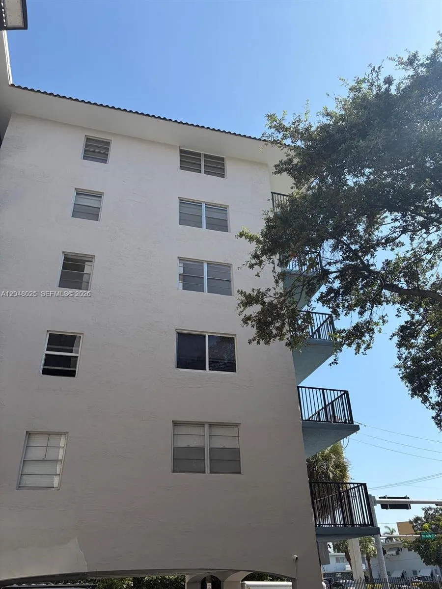 12590 NE 16th Ave #512 North Miami, FL 33161