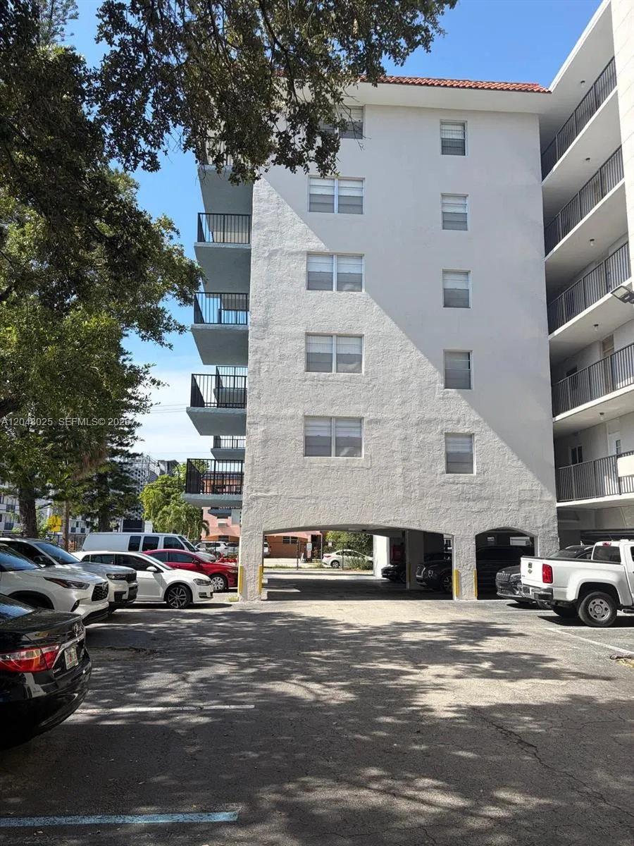 12590 NE 16th Ave #512 North Miami, FL 33161