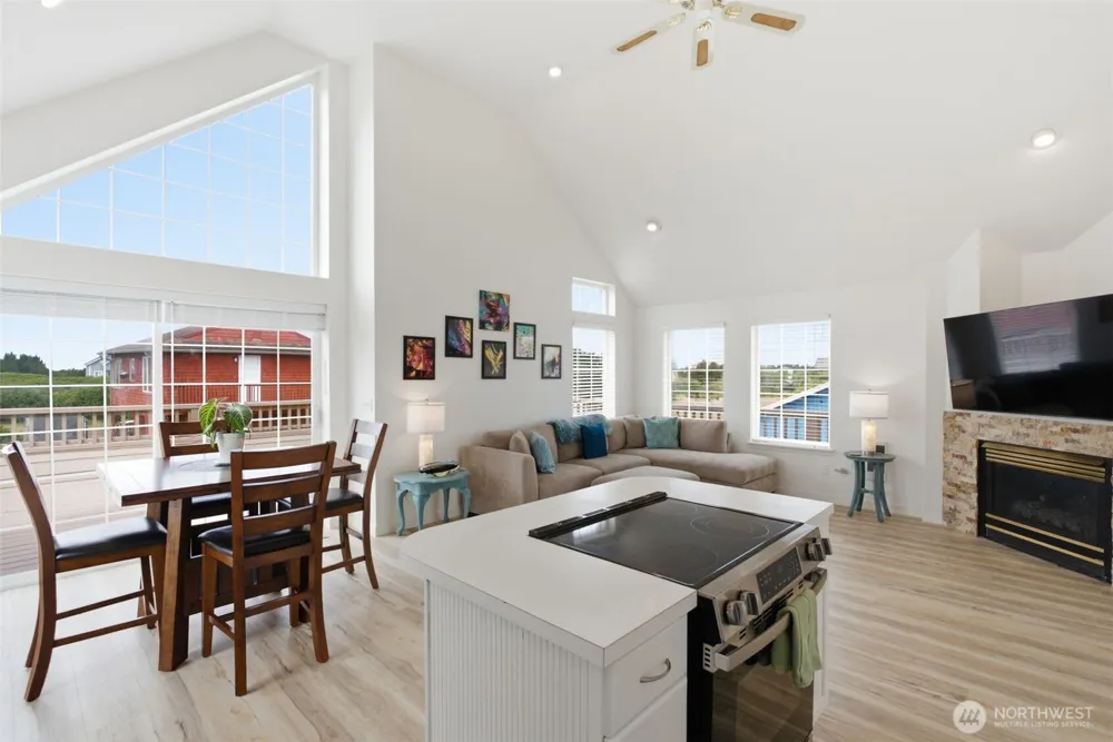 885 Ocean Shores Boulevard SW Ocean Shores, WA 98569
