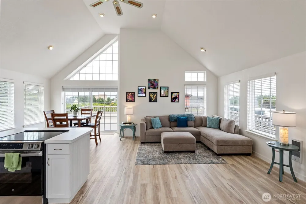 885 Ocean Shores Boulevard SW Ocean Shores, WA 98569