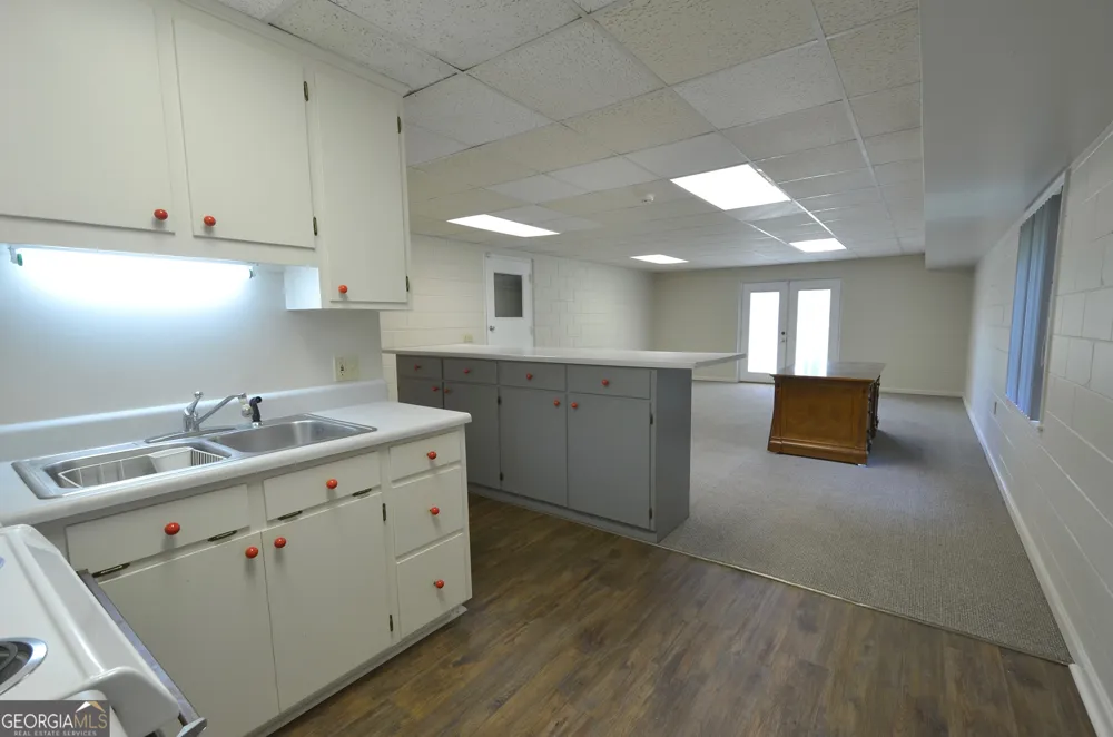 1214 7th AVE Eastman, GA 31023