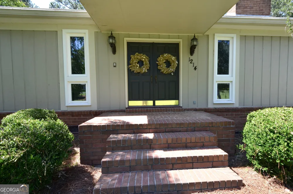 1214 7th AVE Eastman, GA 31023