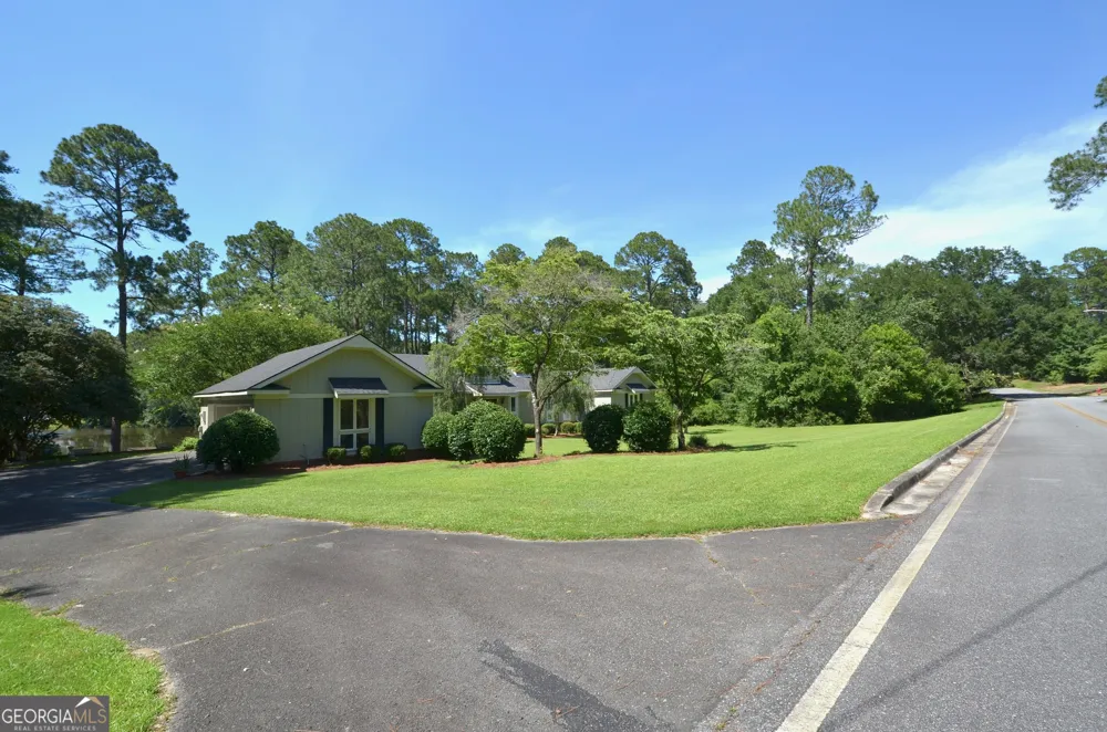 1214 7th AVE Eastman, GA 31023