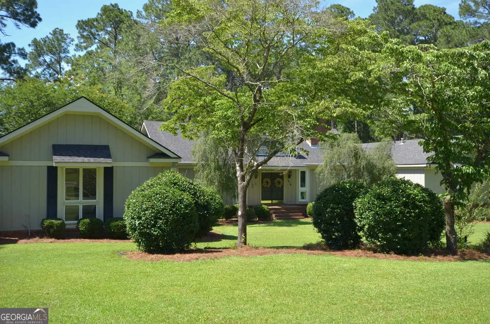 1214 7th AVE Eastman, GA 31023