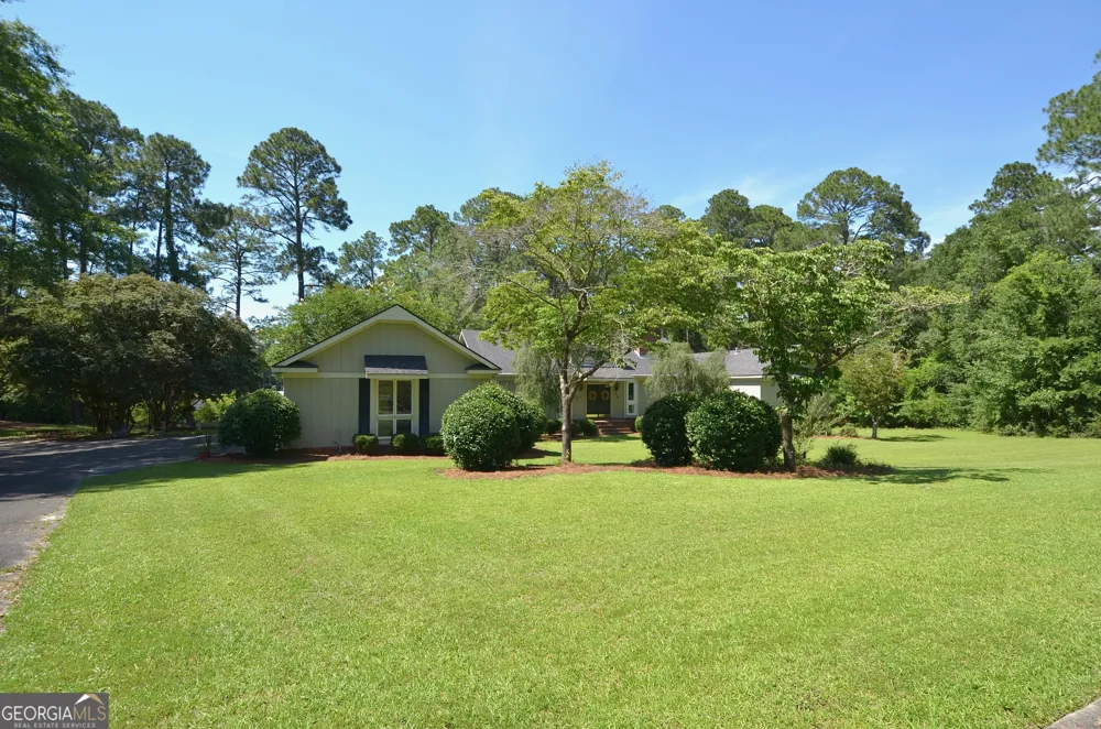 1214 7th AVE Eastman, GA 31023