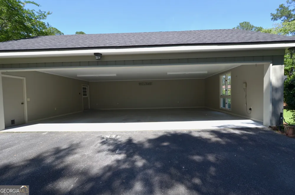 1214 7th AVE Eastman, GA 31023