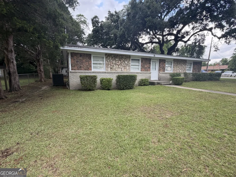5859 8th AVE Eastman, GA 31023