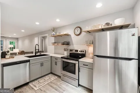 302 Teal CT