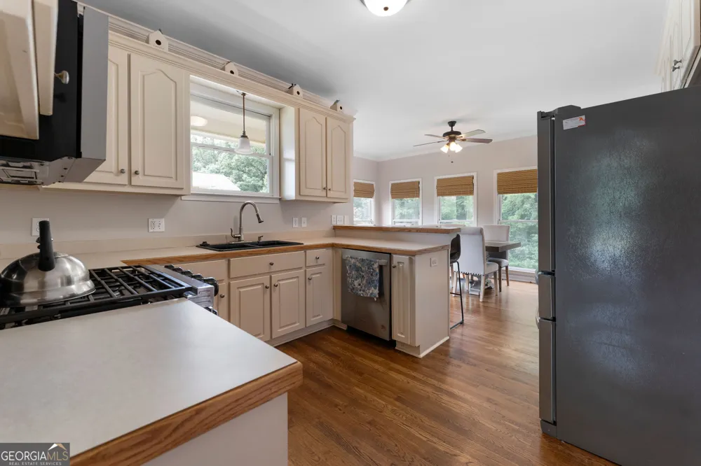 17 Lowry WAY Euharlee, GA 30145