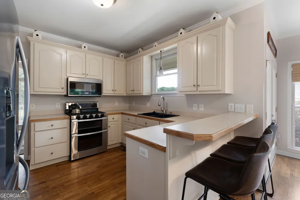 17 Lowry WAY Euharlee, GA 30145