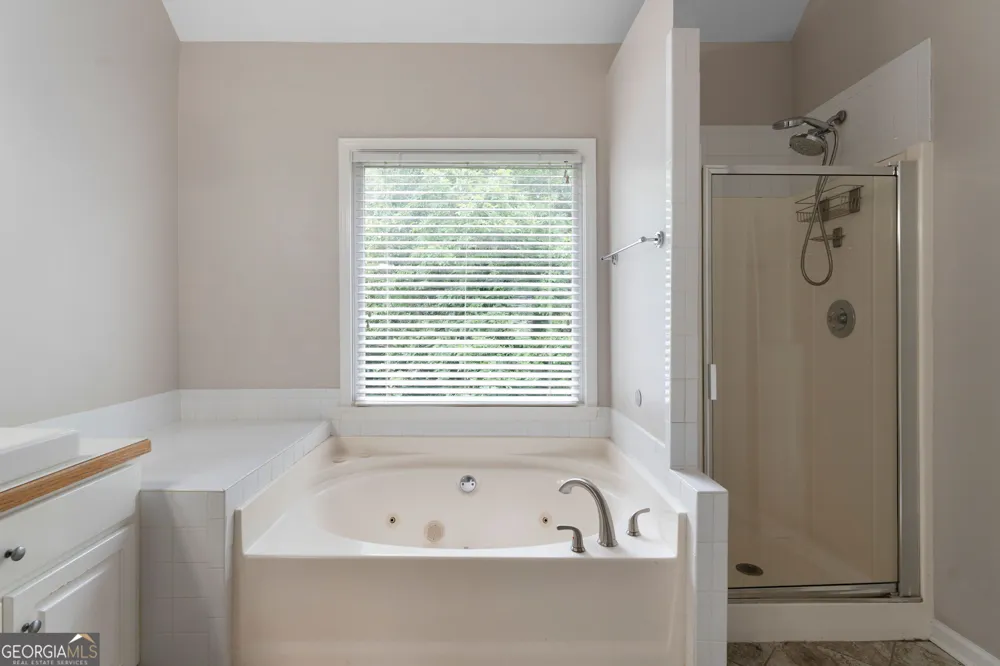 17 Lowry WAY Euharlee, GA 30145