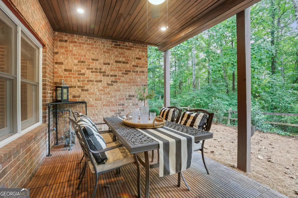 2555 Milford LN Alpharetta, GA 30009