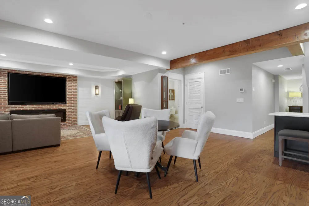 2555 Milford LN Alpharetta, GA 30009