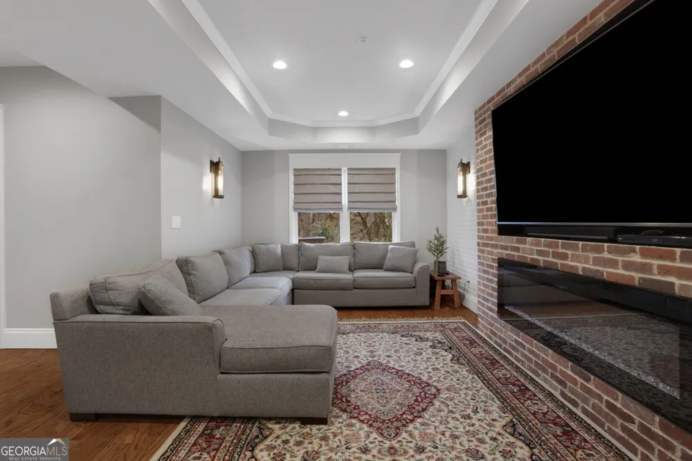 2555 Milford LN Alpharetta, GA 30009
