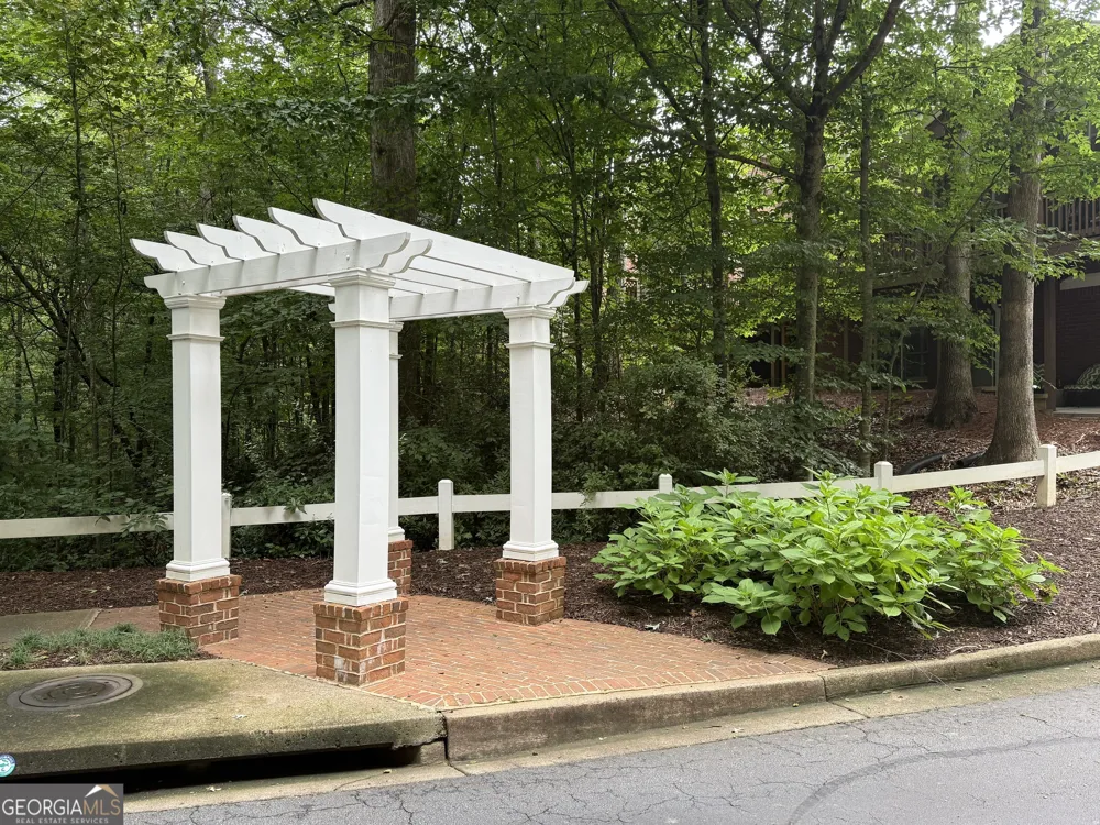 2555 Milford LN Alpharetta, GA 30009