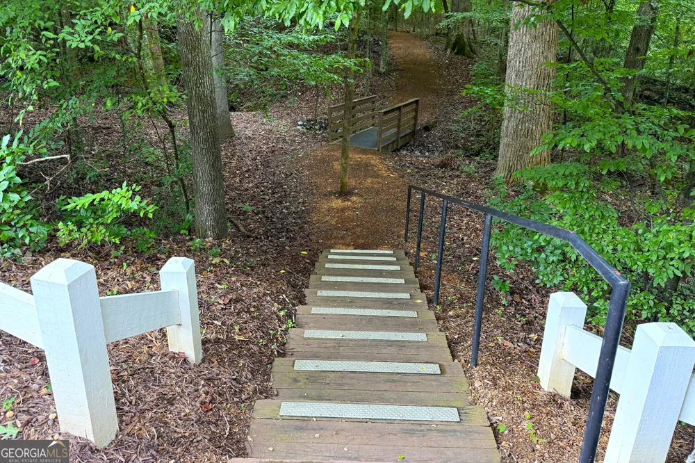 2555 Milford LN Alpharetta, GA 30009