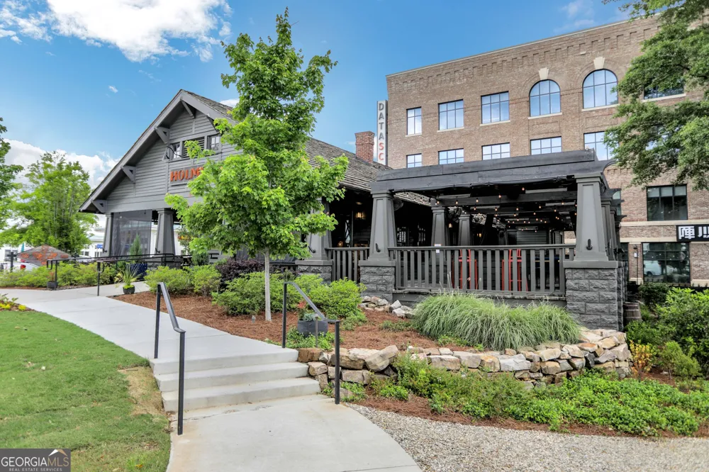 2555 Milford LN Alpharetta, GA 30009