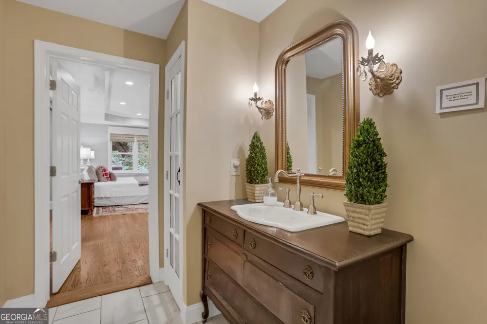 2555 Milford LN Alpharetta, GA 30009