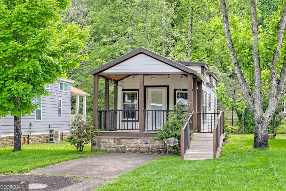 4960 Laurel Lodge RD Clarkesville, GA 30523