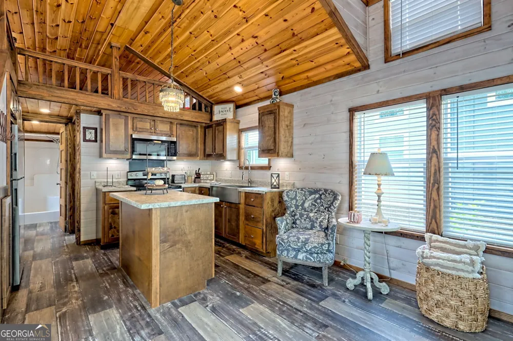 4960 Laurel Lodge RD Clarkesville, GA 30523