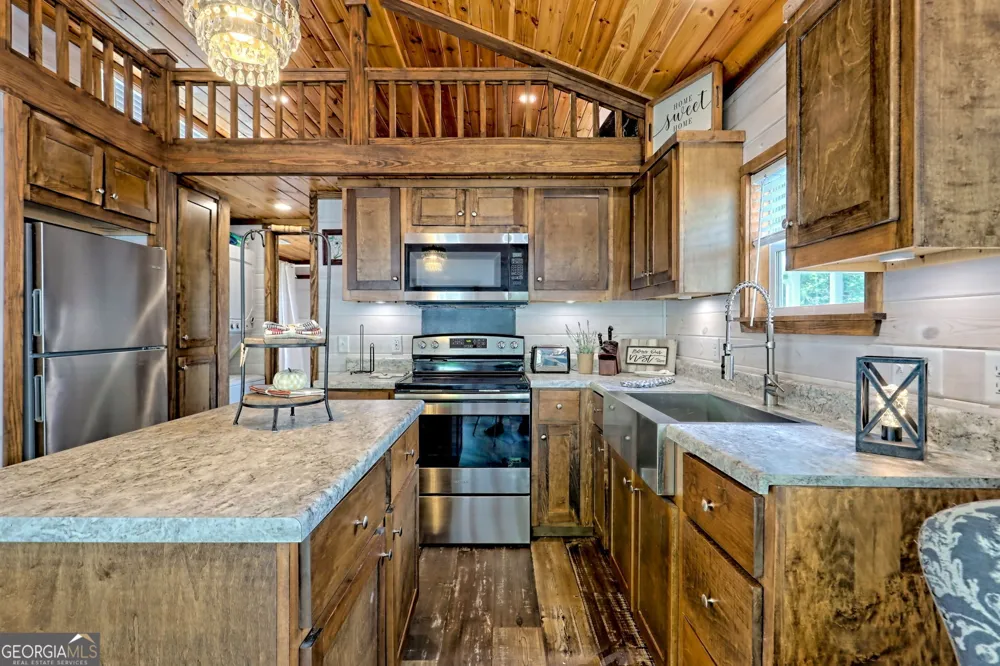 4960 Laurel Lodge RD Clarkesville, GA 30523