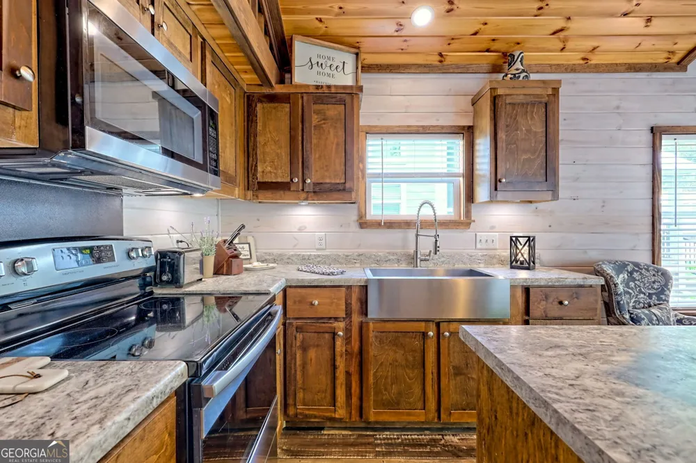4960 Laurel Lodge RD Clarkesville, GA 30523