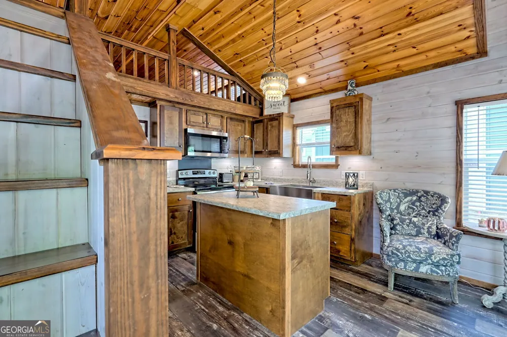 4960 Laurel Lodge RD Clarkesville, GA 30523