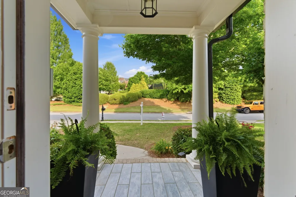 2855 Etienne LN Cumming, GA 30041