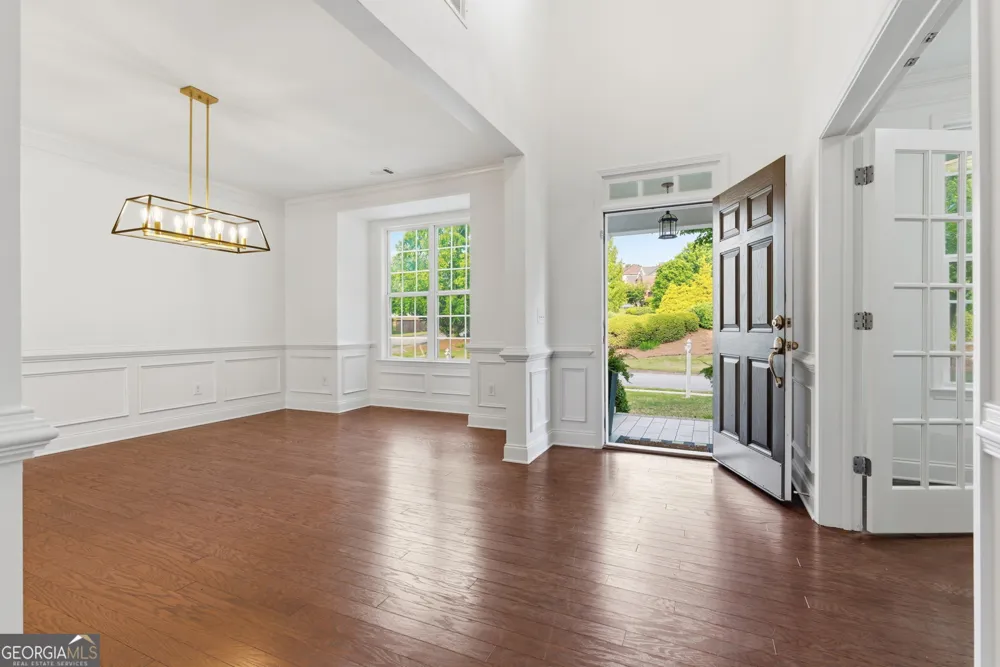 2855 Etienne LN Cumming, GA 30041