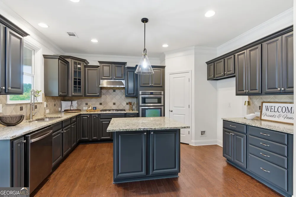 2855 Etienne LN Cumming, GA 30041