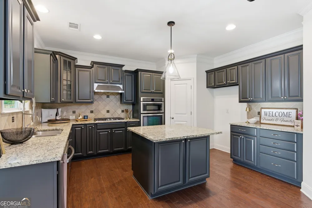 2855 Etienne LN Cumming, GA 30041