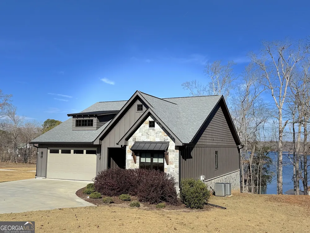 73 Yacht Club PTE Hartwell, GA 30643