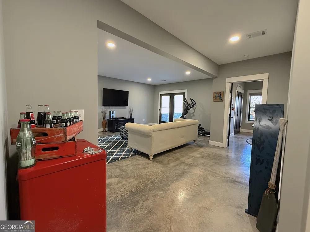 73 Yacht Club PTE Hartwell, GA 30643