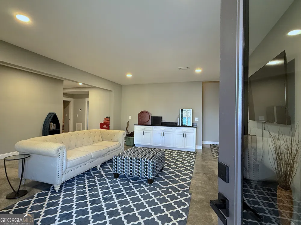 73 Yacht Club PTE Hartwell, GA 30643