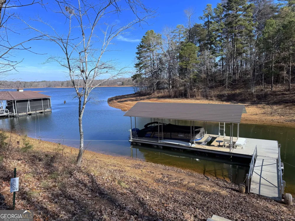 73 Yacht Club PTE Hartwell, GA 30643