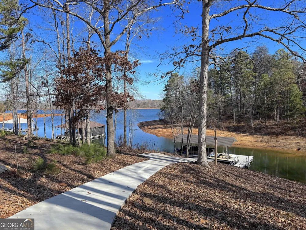 73 Yacht Club PTE Hartwell, GA 30643