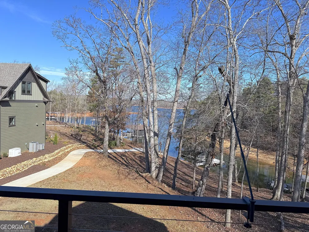 73 Yacht Club PTE Hartwell, GA 30643