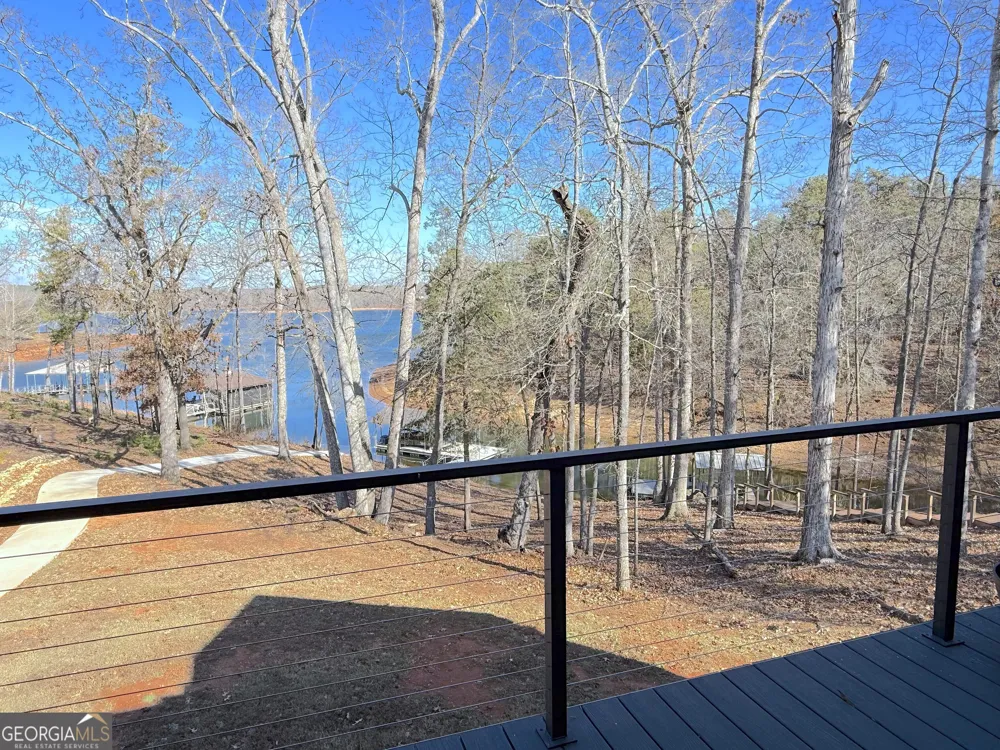 73 Yacht Club PTE Hartwell, GA 30643