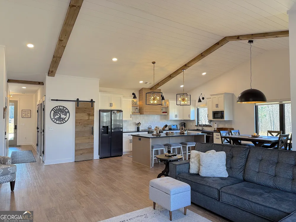 73 Yacht Club PTE Hartwell, GA 30643